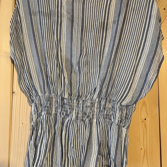 Button-Up Top - Picture 3 of 3